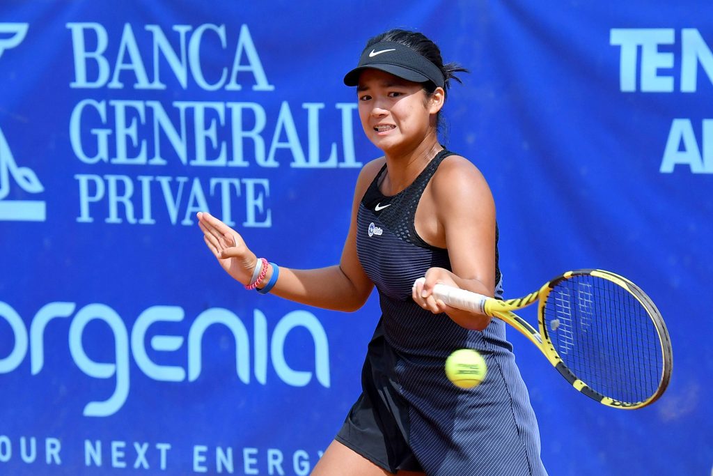 La filippina Alexandra Eala, 16 anni, ha già conquistato il titolo di doppio e contro la ceca Bartunkova punta alla doppietta (foto Francesco Panunzio)